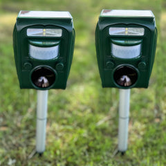 Solar Powered Ultrasonic Cat, Fox, Dog & Rodent Repeller (Batteries Included) - Pack of 2