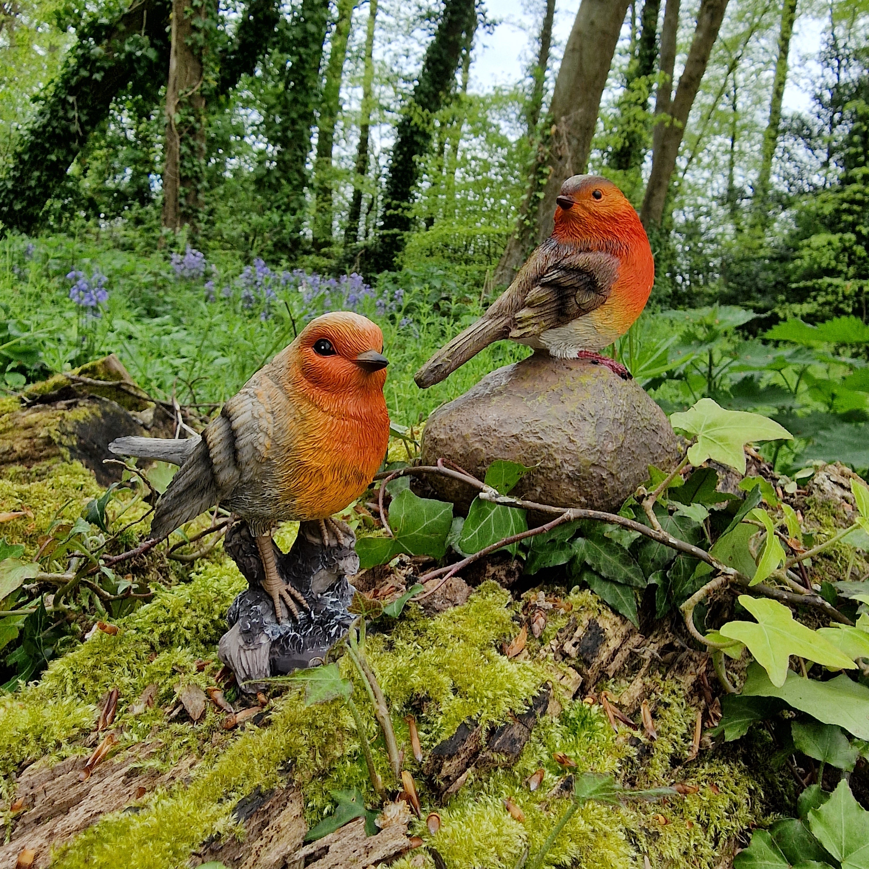 Robin on a Stone & Stump Resin Garden Ornaments - Pack of 2