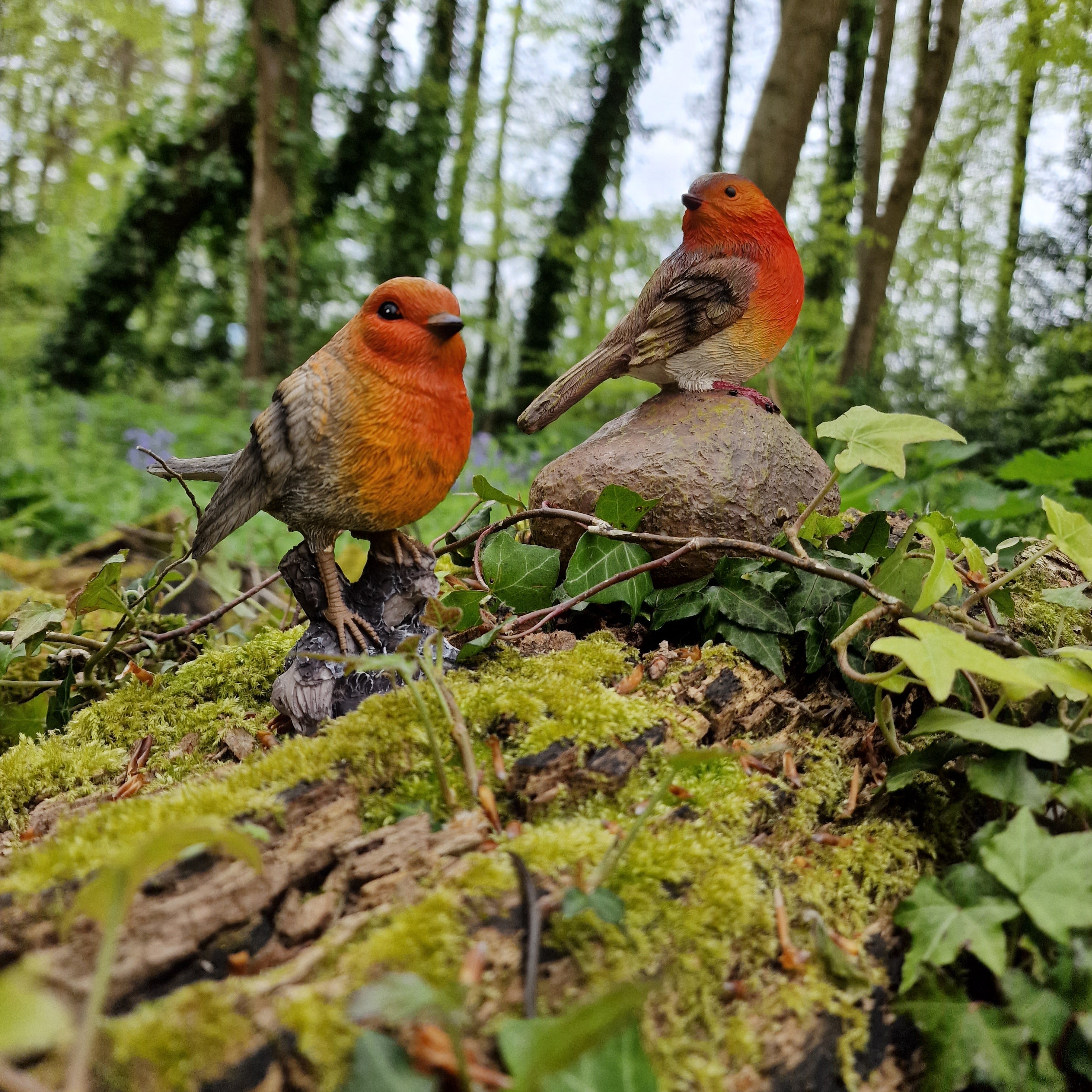 Robin on a Stone & Stump Resin Garden Ornaments - Pack of 2
