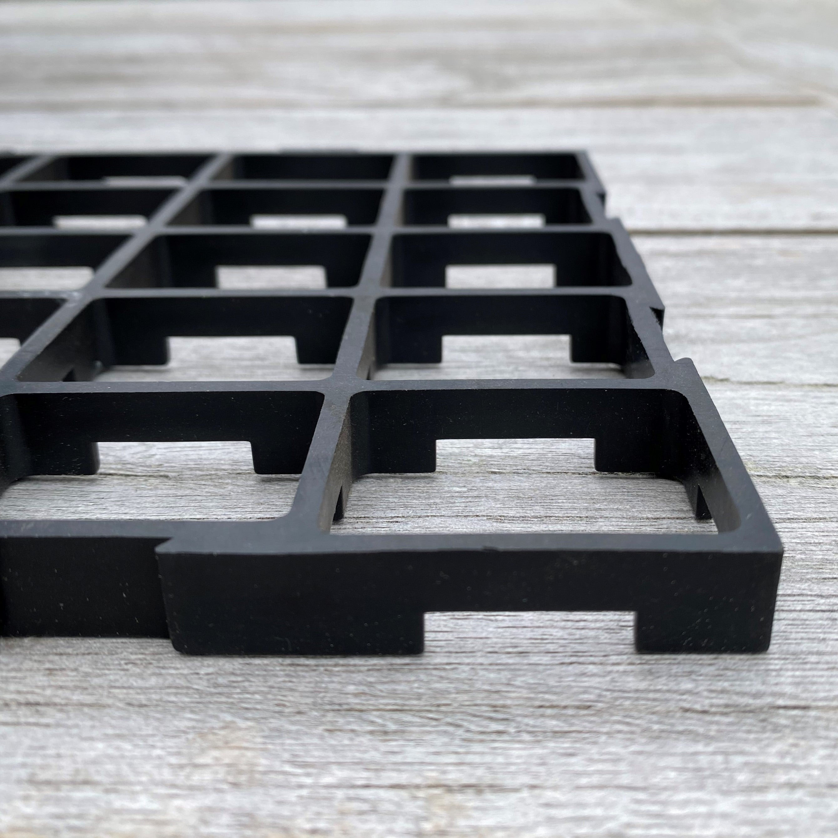 Interlocking Growbag Mat for Improved Drainage - Set of 16