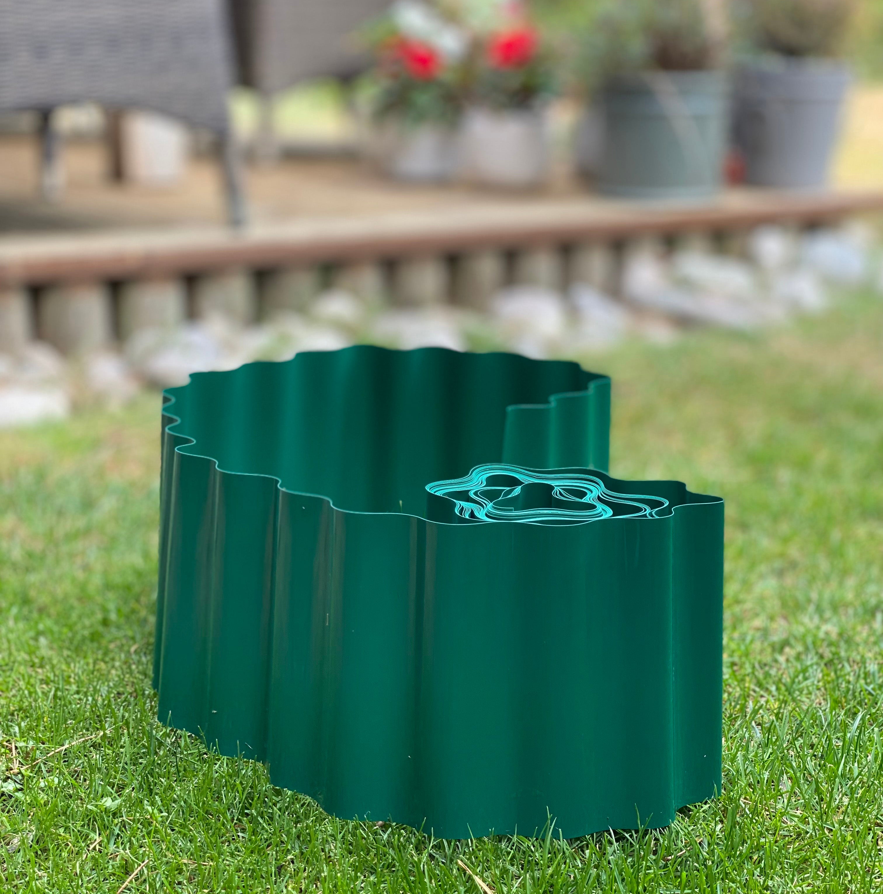 Green Plastic Corrugated Garden Lawn Edging (9m x 15cm)