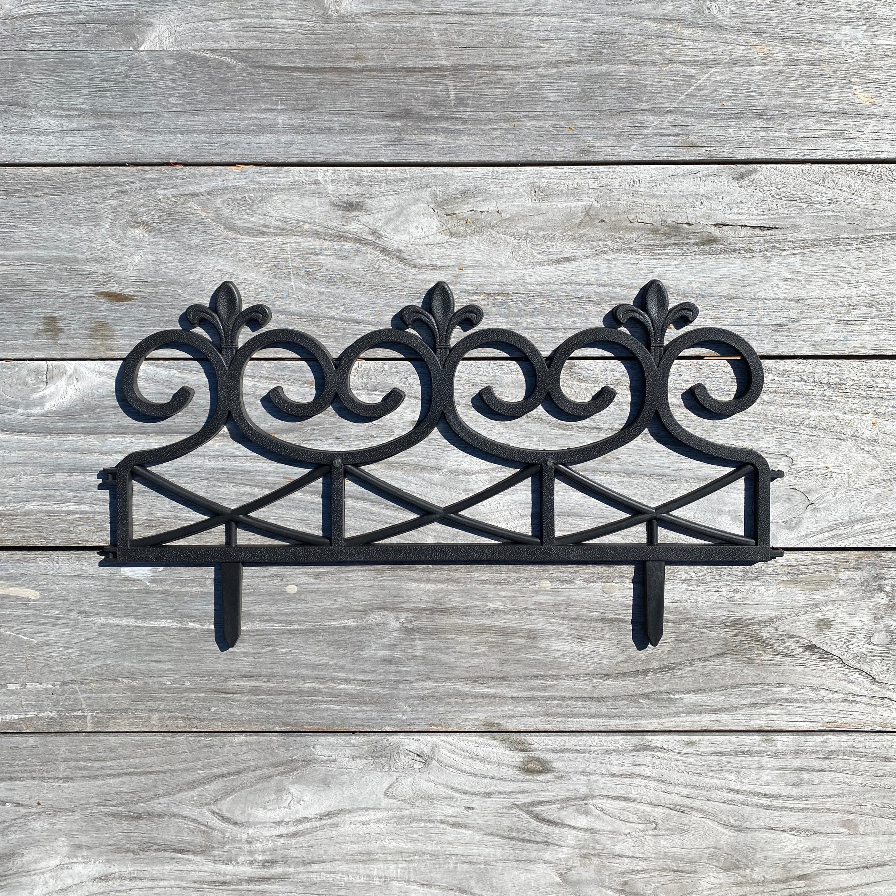 Fleur de Lys Black Plastic Garden Lawn Edging (60cm x 32cm) - 5 Panels