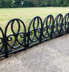 Traditional Black Plastic Garden Lawn Edging (56cm x 30cm) - 5 Panels