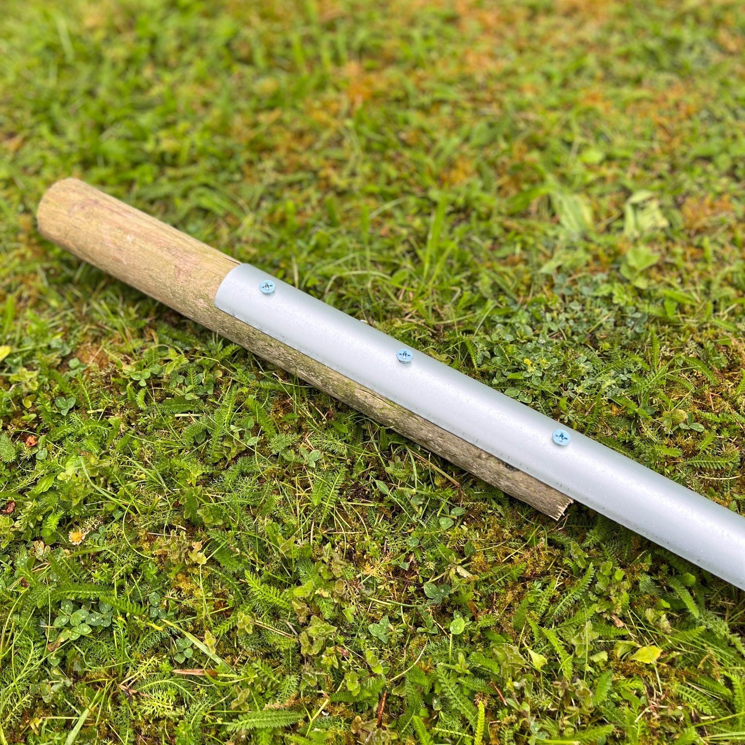 Metal Log Roll Stakes for Lawn Garden Border Edging (Pack of 10)