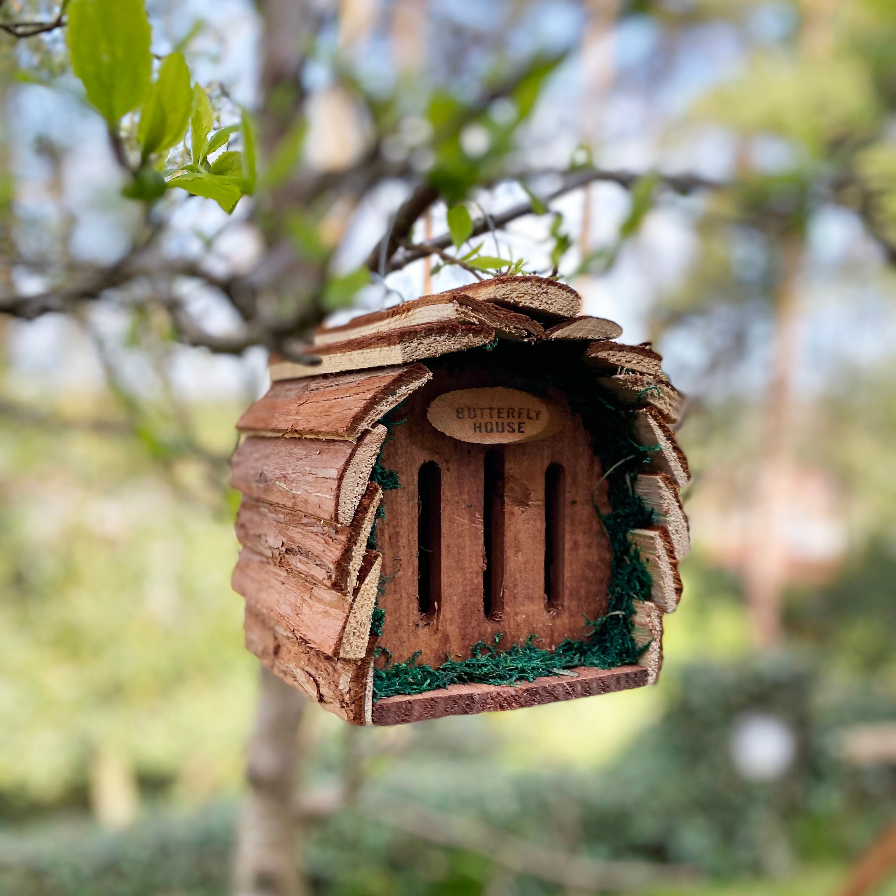 Wooden Hanging Butterfly Houses Garden Bug Houses (Set of 2)
