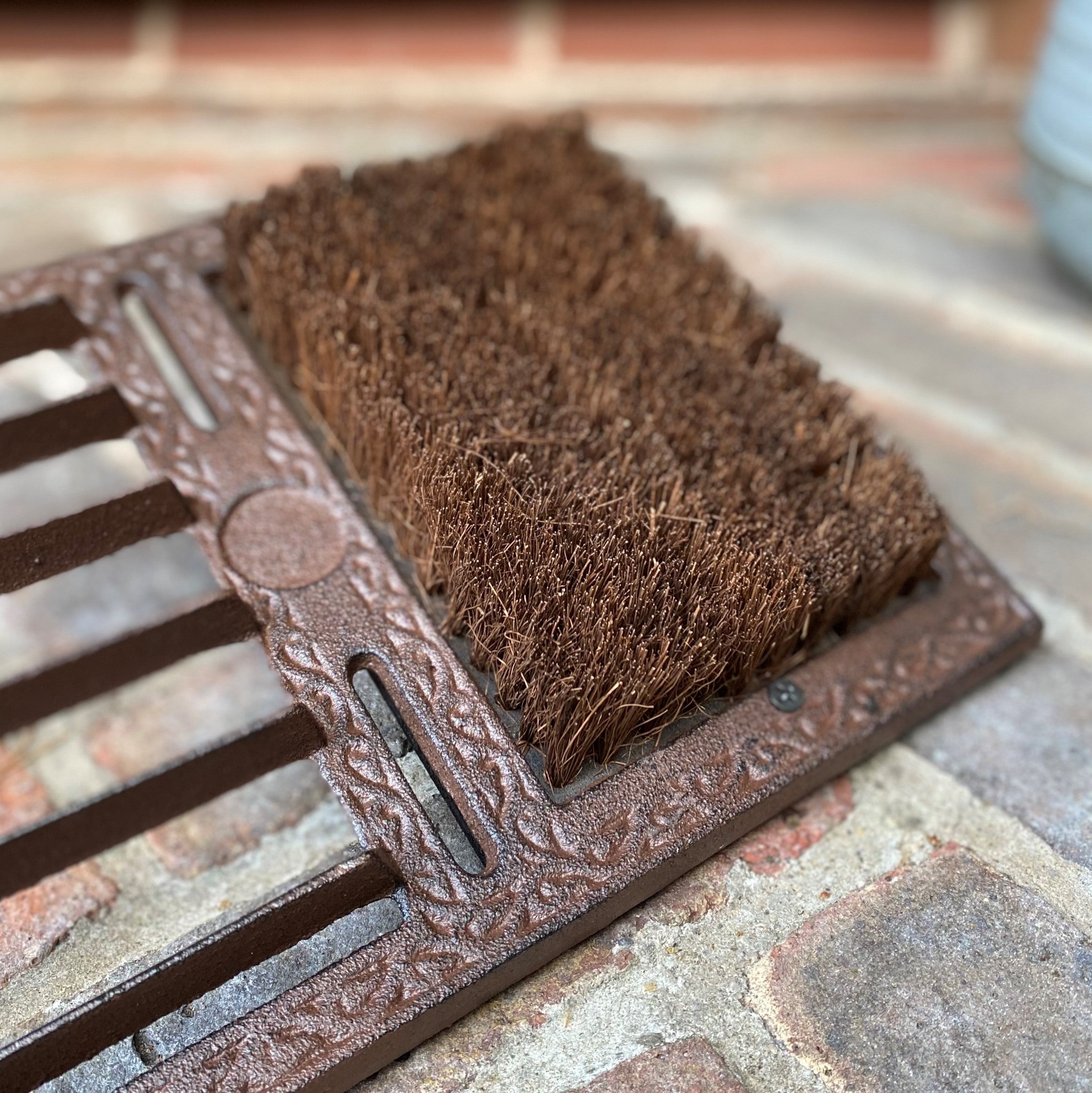 Vintage Style Ornate Cast Iron Boot Brush & Shoe Scraper Wellington Boot Remover