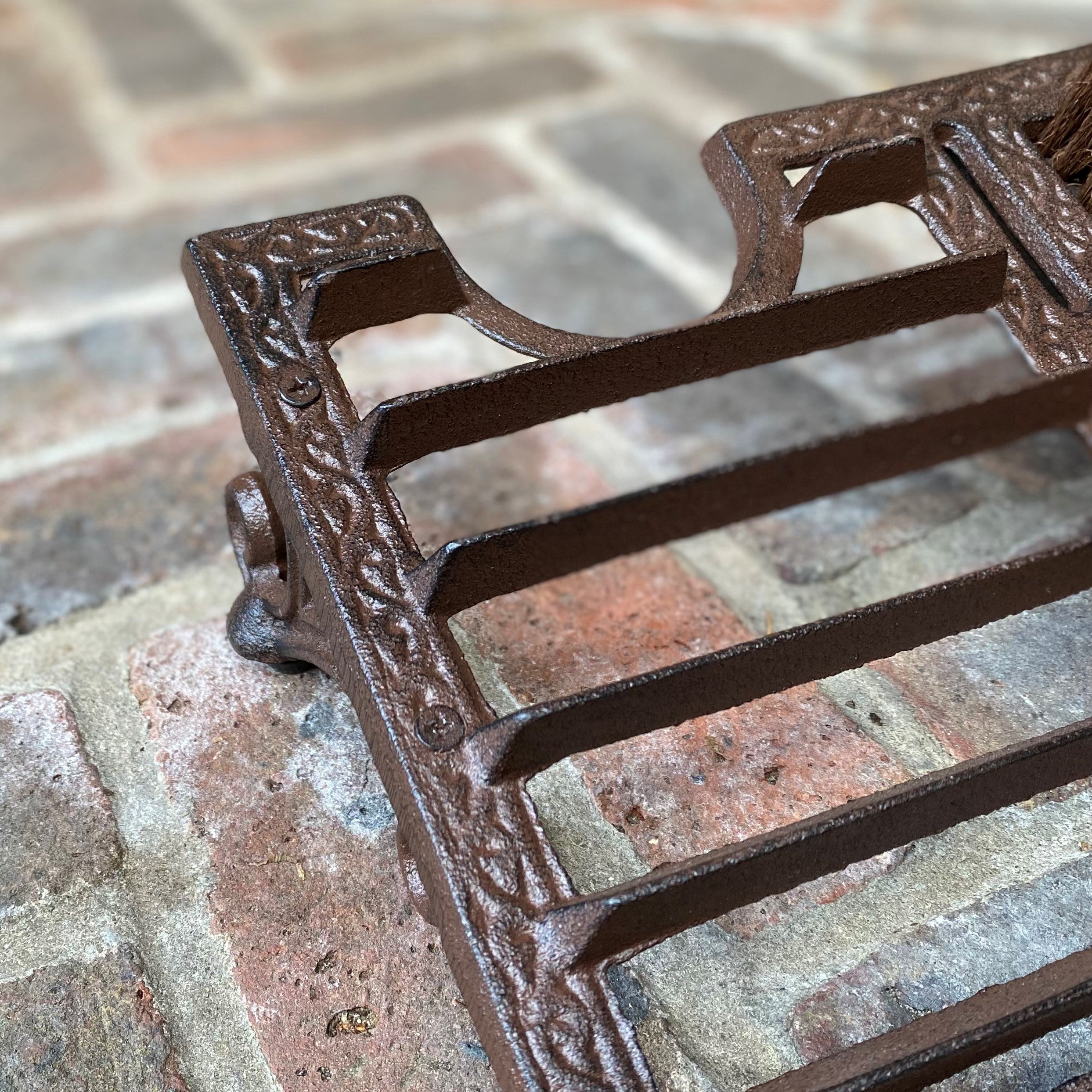 Vintage Style Ornate Cast Iron Boot Brush & Shoe Scraper Wellington Boot Remover