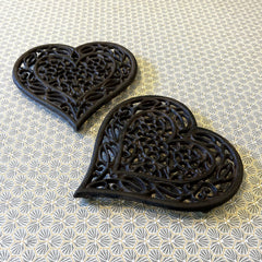 Cast Iron Heart Shaped Ornate Trivet Stand for Hot Pans or Dishes (Pack of 2)