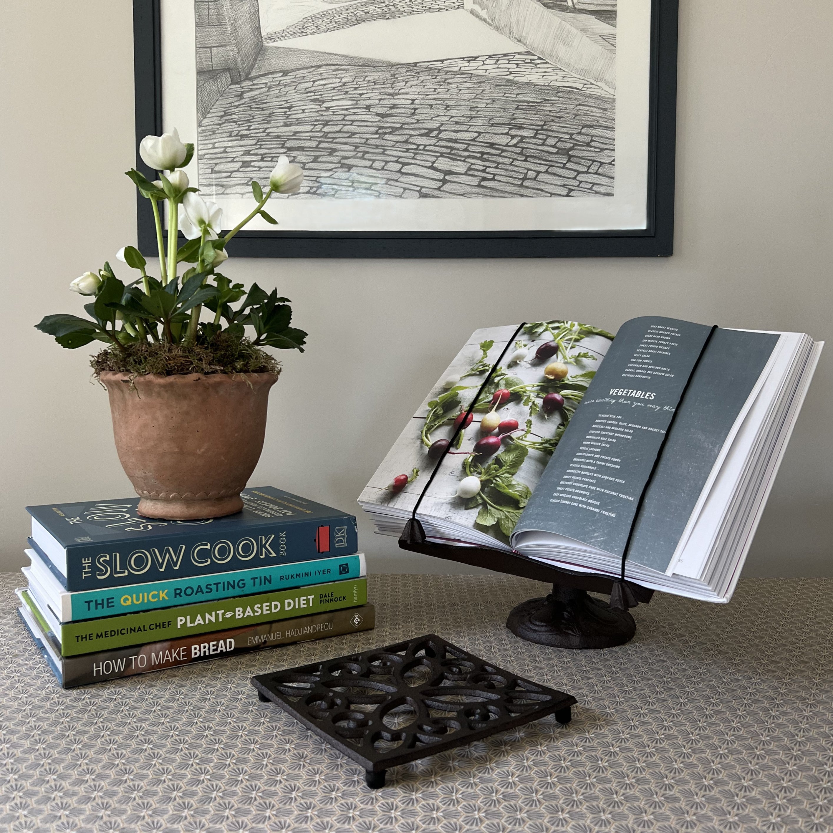 Cast Iron Ornate Cookbook Stand & Square Trivet Kitchen Set