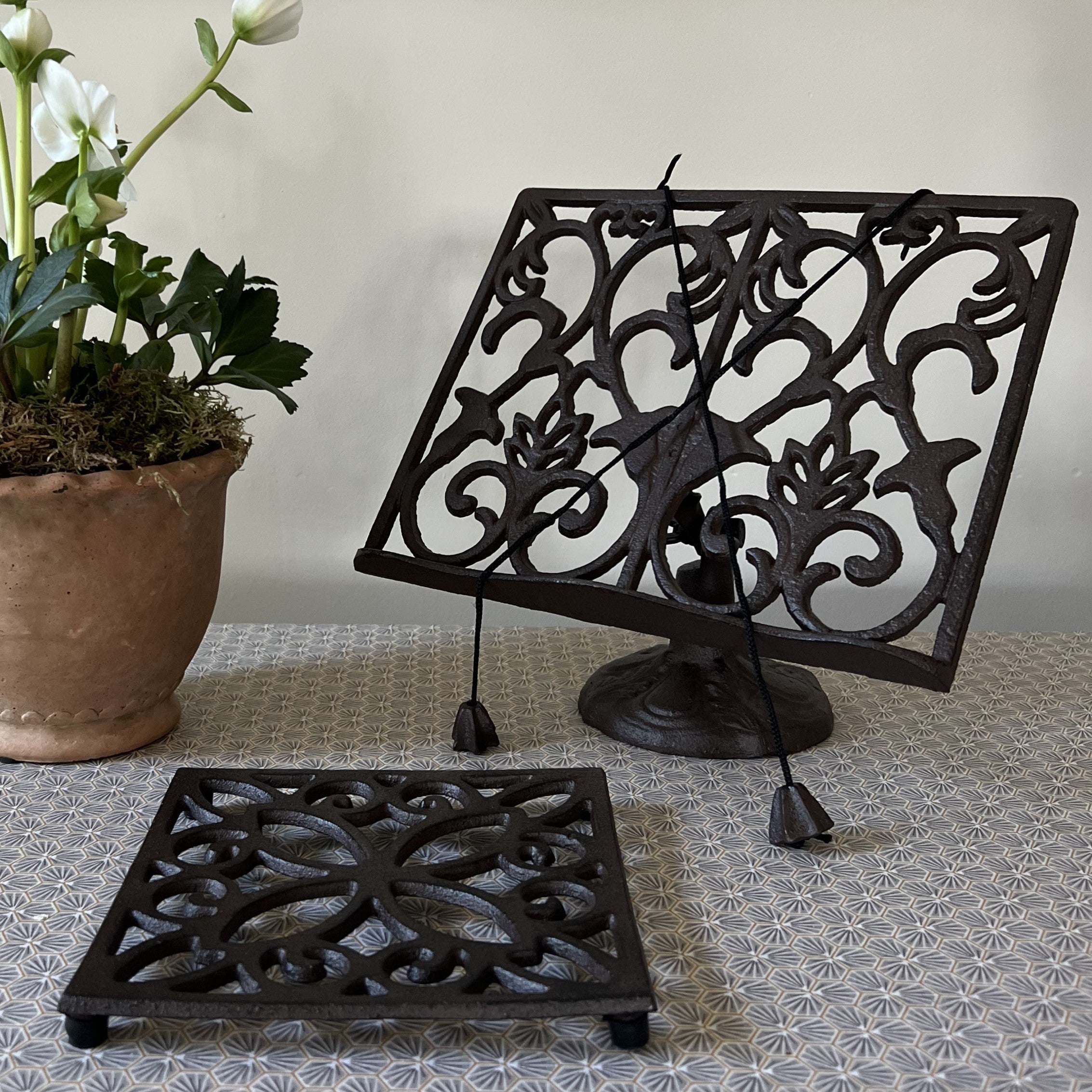 Cast Iron Ornate Cookbook Stand & Square Trivet Kitchen Set