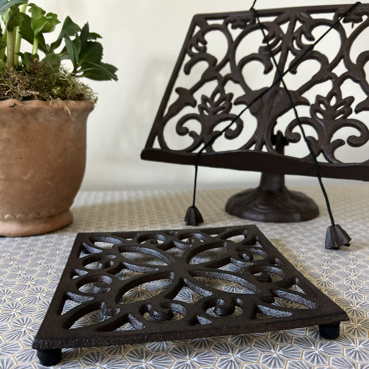 Cast Iron Ornate Cookbook Stand & Square Trivet Kitchen Set
