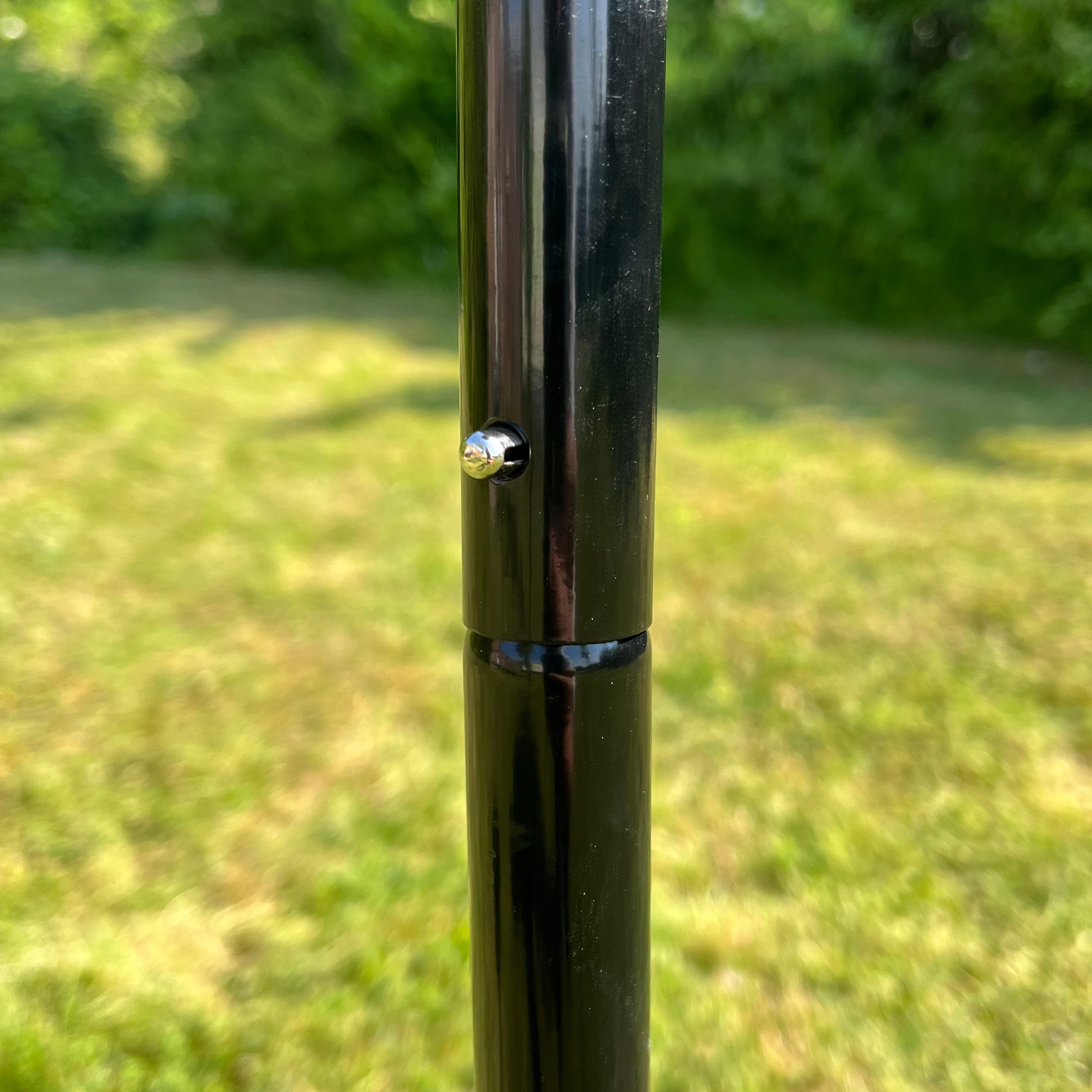 Free Standing Pole Mounted Metal Bird Seed Feeder Table with Dome Roof