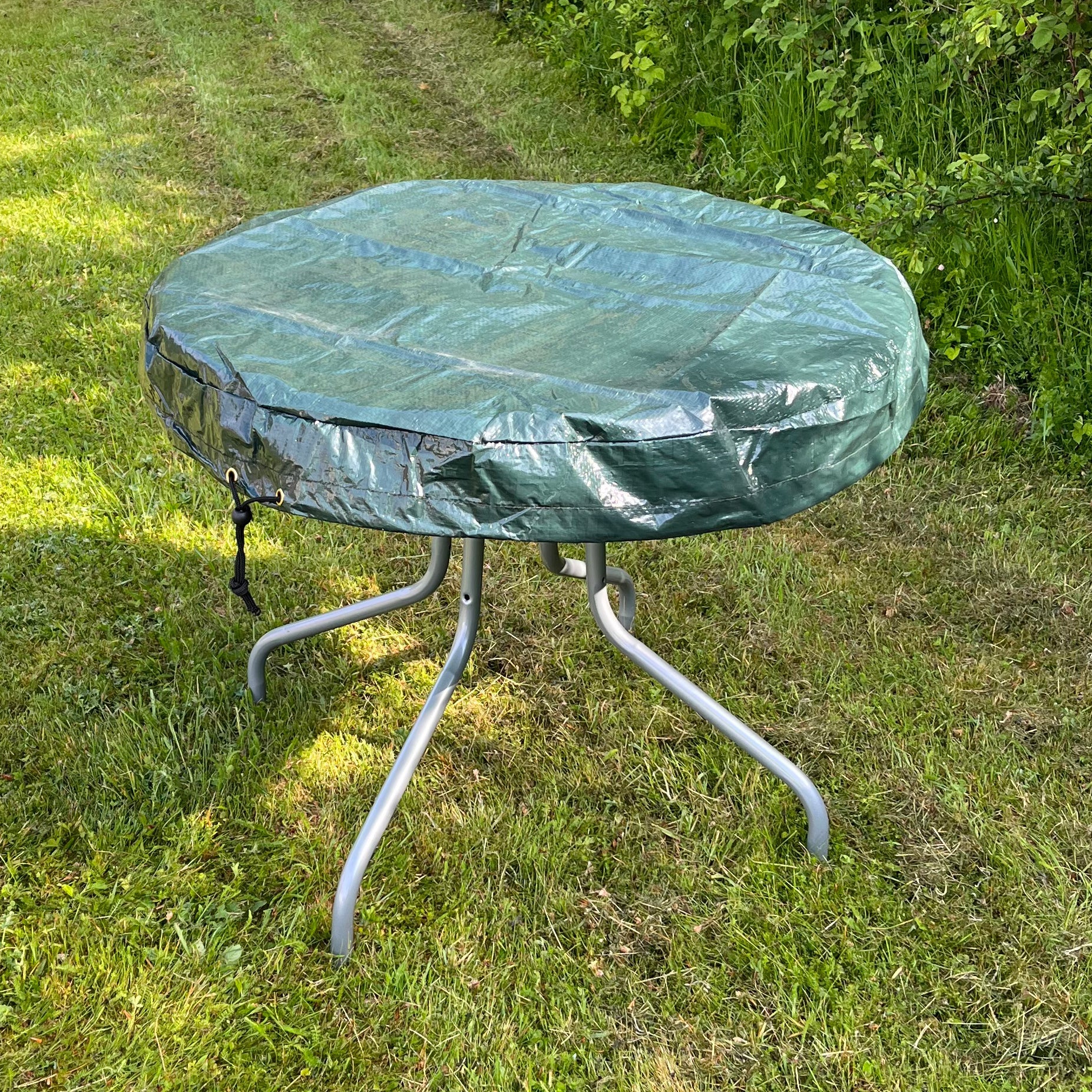 Waterproof Round Table Top Garden Furniture Cover in Green (85cm)