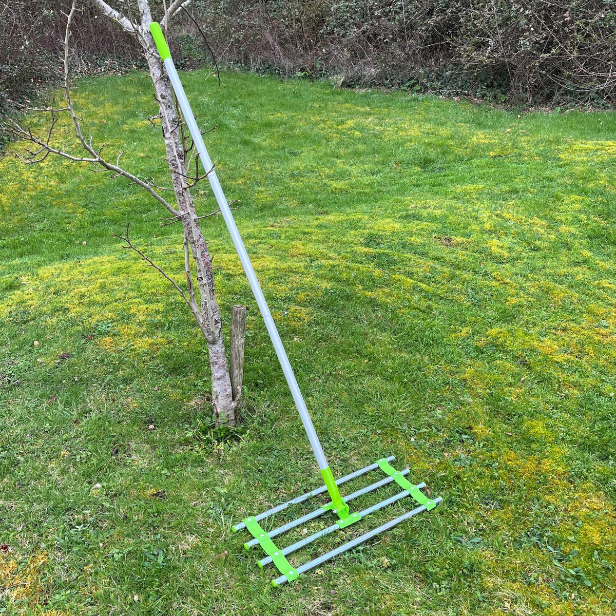 Garden Lawn Levelling Rake Lute with Long Handle