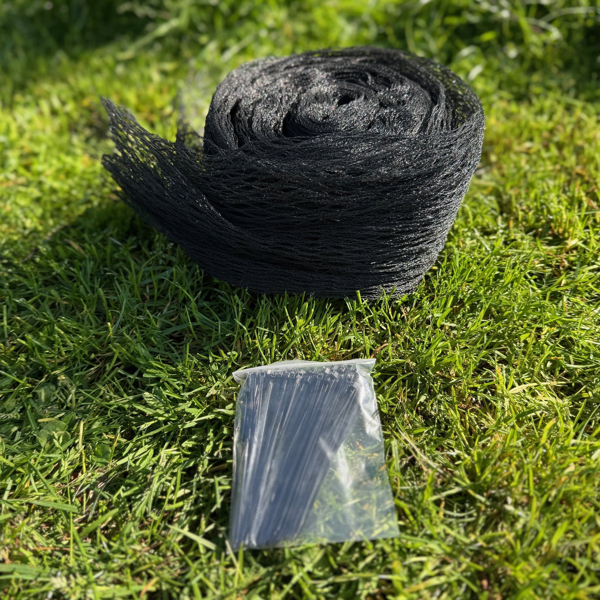 Protective Garden Fruit Cage Netting with 100 Cable Ties (20m x 2m)
