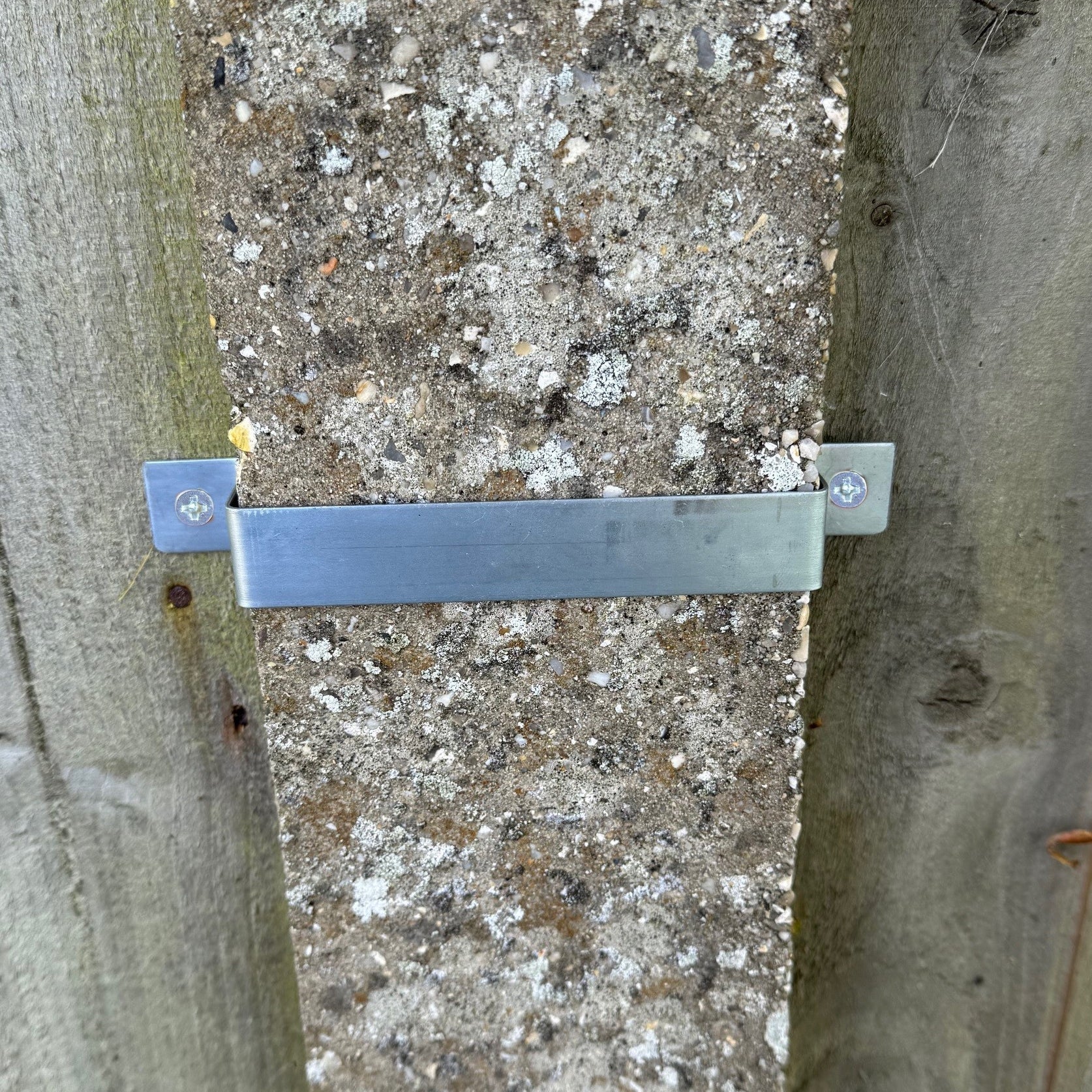 Fence Panel Security Bracket Set Galvanized Steel Post Clips - Pack of 20