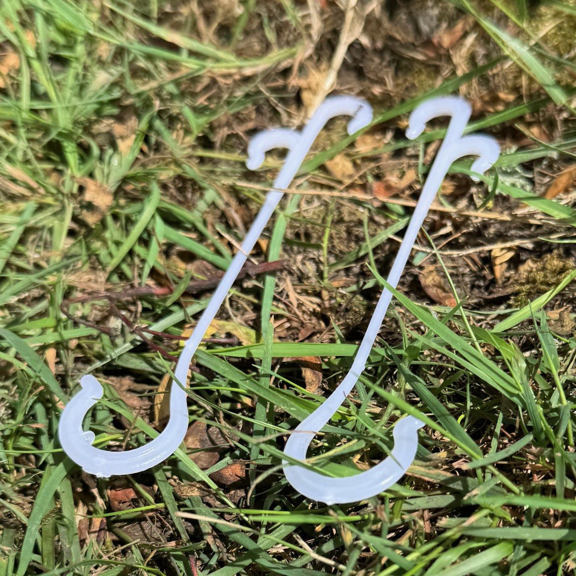 Garden Plant Support Plastic J Hook Clips for Tomato Stems (130mm) - Pack of 100