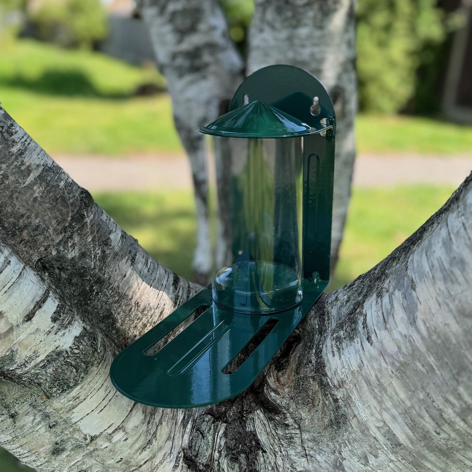 Metal Garden Squirrel Feeder with Flip Top Lid and Feeding Platform (Set of 2)