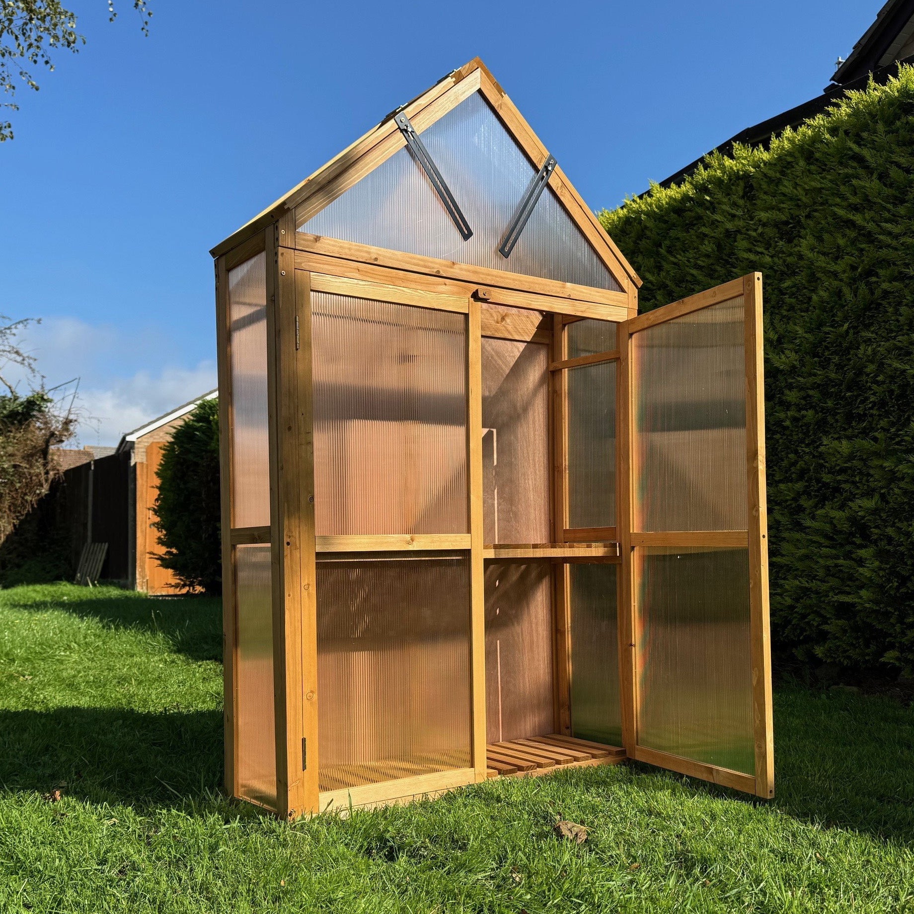 Wooden Framed Polycarbonate Apex Growhouse Mini Greenhouse